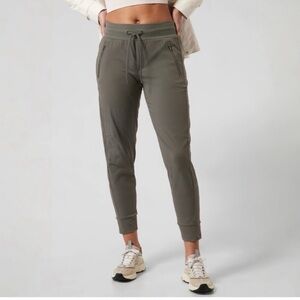 Athleta Trekkie jogger pant! EUC